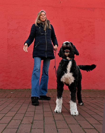 @InaBeyer DSC 2415-Pia mit Hund